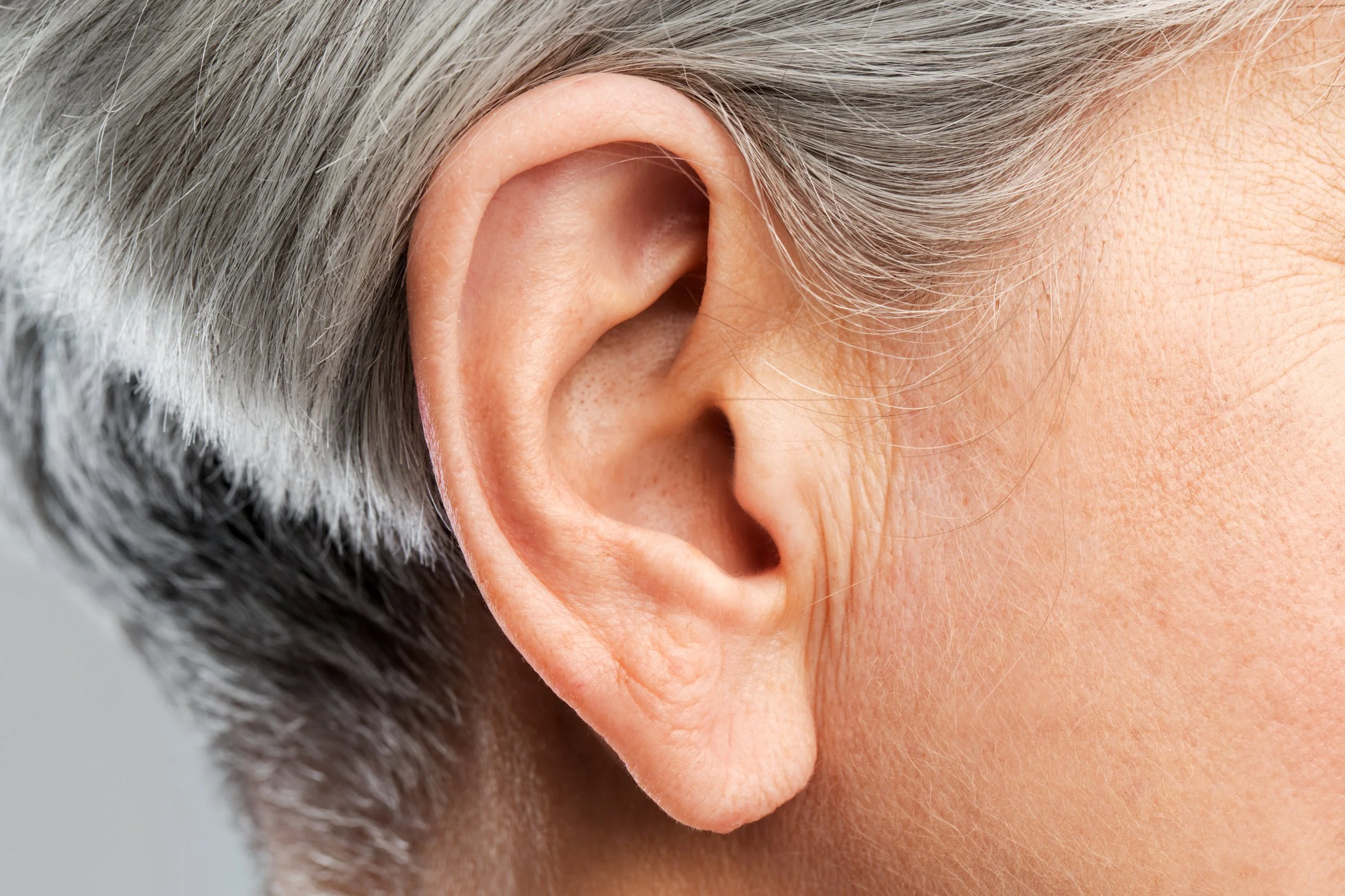 Fülakupunktúrás pontok és piercing: Tudod, miért nem mindegy, ki jelöli ki a pontot a füleden?